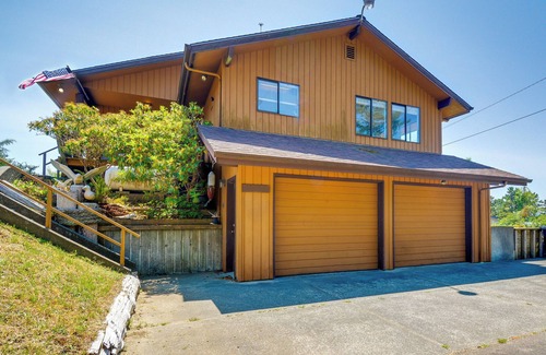 Westport Cabaña | Westport Retreat w/ Pool Table: Walk to State Park