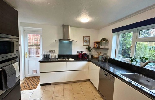 Weybridge Chalet De Esquí | Weybridge Stunning Five Bedroom Family Home