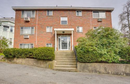 South Side Apartamento | WFH-Friendly Waltham Condo 1 Mi to Riverwalk Park
