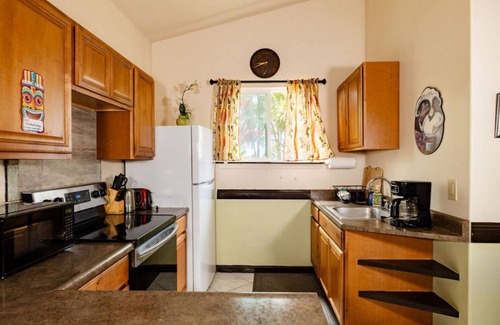 Kehena Beach Estates Cabaña | Whale House w / AC @ Kehena Beach, Hawái (frente al mar)