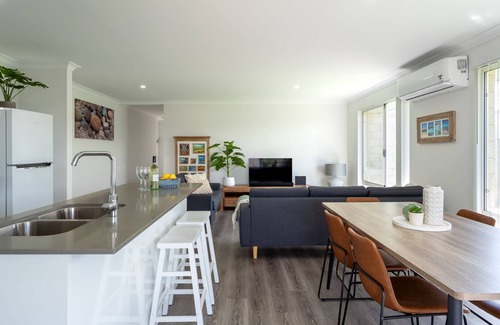 Vasse Casa | Whale of a Time - Vasse: Your Perfect Retreat for Comfort and Nature