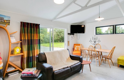 Waiohiki Casa | Whare Awa - Taradale Holiday Home, TARADALE