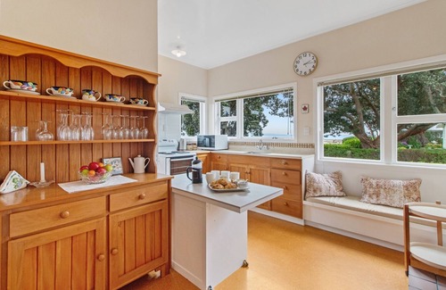 Thames Casa | Whare Nui on Rennie - Thames Holiday Home