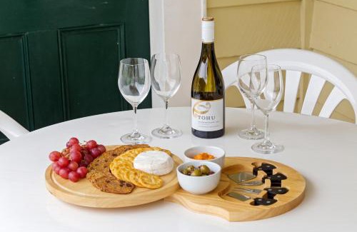 Thames Casa | Whare Nui on Rennie - Thames Holiday Home