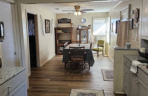 Amarillo Casa | Wheeler Country Vibe Home- Fairgrounds 1.6 miles - Downtown 3.3 miles