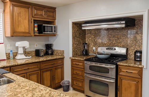 Walnut Casa | Where DTLA meets Disney: A Spacious Cozy Hillside Panoramic View Villa with Pool