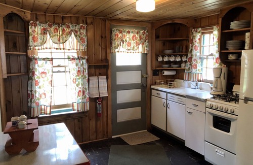 St Germain Cabina | Donde las águilas se elevan, el sol se pone bajo y los venados son amigables.