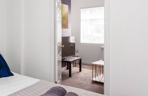 Barrow-in-Furness Casa | Wheretostay Entire 3bed House