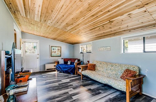 Freeland Casa | Whidbey Cottage on Holmes Harbor