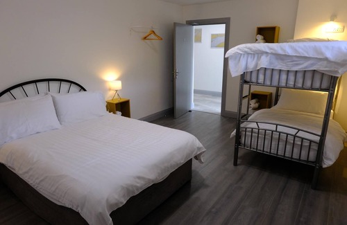 Ardnatrush Cama Y Desayuno | Whiddy School House Accommodation