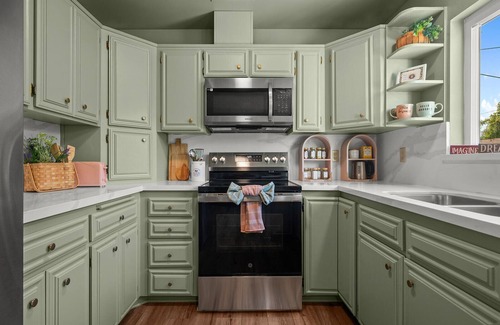 Upland Casa | Whimsical 2 bedroom in Inland Empire! Close to ONT airport, shopping,theme parks