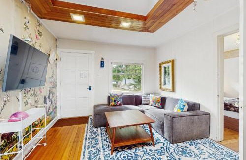 Langley Casa | Whimsical Getaway