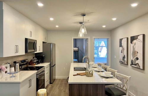 Harvie Heights Apartamento | Whimsical Rocky Mt. Retreat by Banff National Park