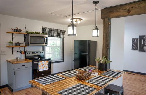 Tullahoma Casa | Whiskey Trails Cottage