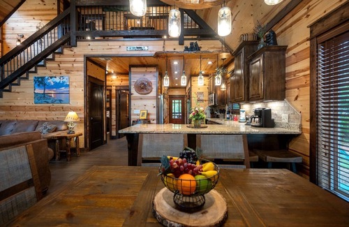 Hochatown Cabina | 🏡 Whisky Hollow: Pets 🐾, Private Heated Pool 🏊‍♂️, Arcade 🕹️, Playground 🎠