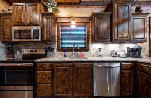 Hochatown Cabina | 🏡 Whisky Hollow: Pets 🐾, Private Heated Pool 🏊‍♂️, Arcade 🕹️, Playground 🎠