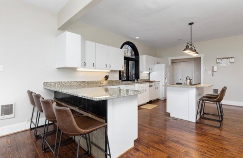 Nellysford Casa | Whispering Elm with Wintergreen Advantage