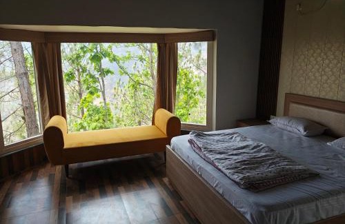 Lansdowne Otro | Whispering Pine Villa