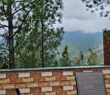 Lansdowne Otro | Whispering Pine Villa