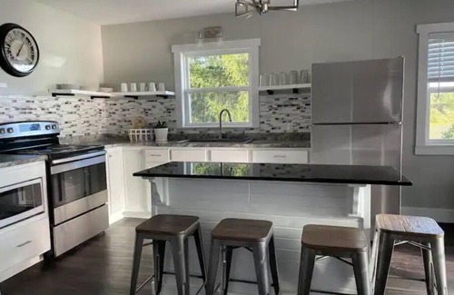 Gladwin Casa | Whispering Pines Lake House