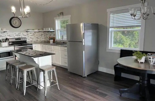 Gladwin Casa | Whispering Pines Lake House
