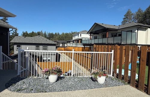 Langford Apartamento | Whispering Trees a quiet home in a forested area of Langford.