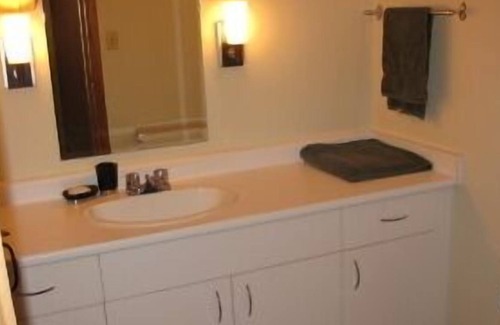 Whistler Cay Estates Cabina | Whistler Cay, Sleeps 6 Adults/2 children, 3 Bedroom Cabin