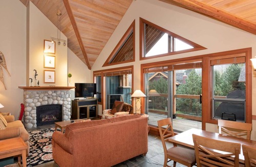 Village North Casa | Whistler Premier - Montebello 4874