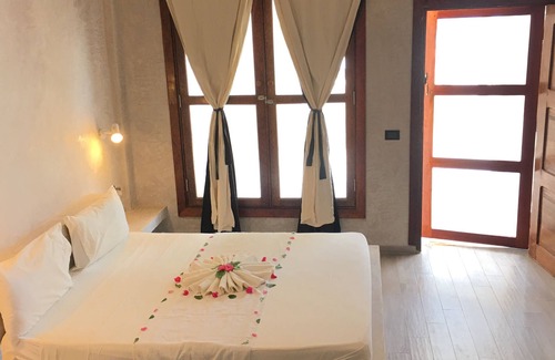 Kiwengwa Cabina | White Dream Lodge & Restaurant
