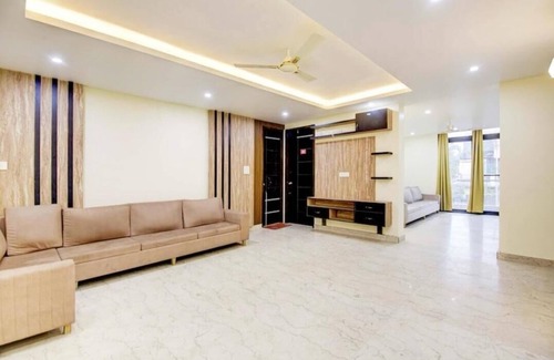 Greater Noida Hotel | White House By GRB