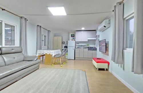 Chuncheon Casa | White House in Forest