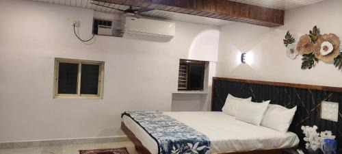 Kamalapur Casa | White House INN