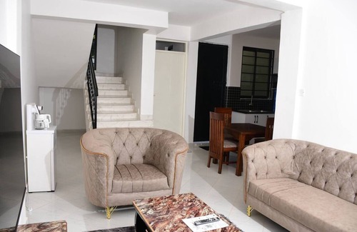 Rongo Casa | White House Loft Unit 4