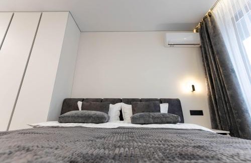 Holosiivskyj Apartamento | White Lines Premium Apartments City Center