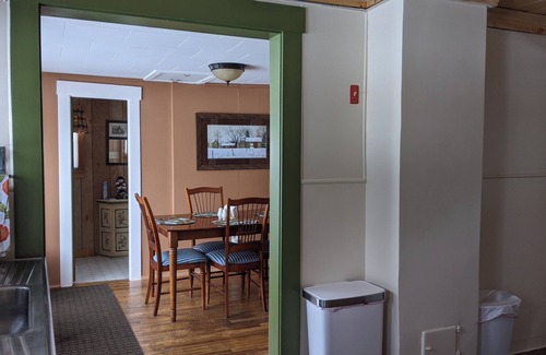 Bethlehem Cabaña | White Mountain Cozy Cottage of Bethlehem with hot tub