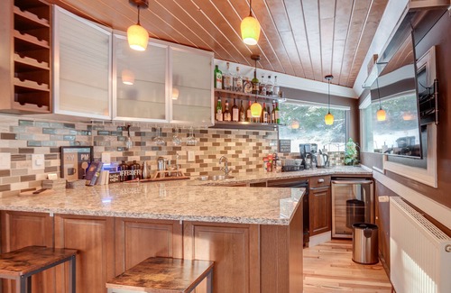 Thornton Casa | White Mountain Escape w/ Separate In-Law Suite!