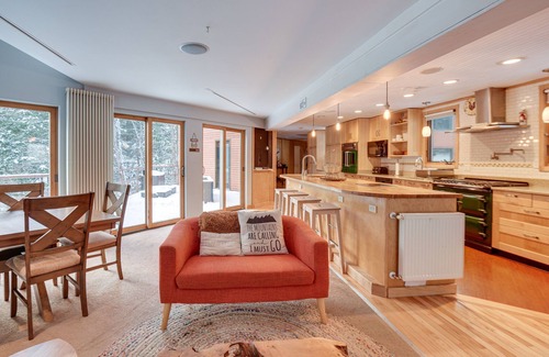 Thornton Casa | White Mountain Escape w/ Separate In-Law Suite!