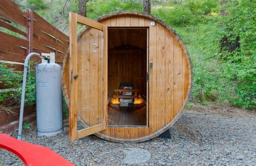 Naches Casa | White Pass Log Cabin Luxury Retreat