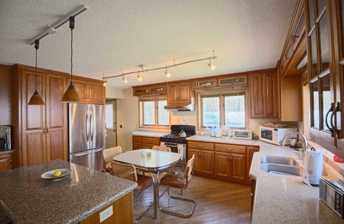 Cass Lake Casa | Encantadora casa del lago en la península de 40 acres, playa de arena, vista al lago y todas las comodidades