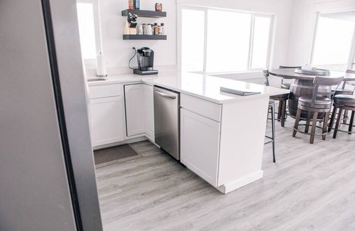 Sweetwater Cabina | `White Pines Cabin` w/ Private Hot Tub