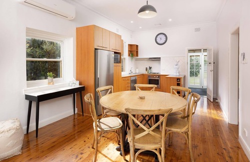 Albury Casa | White Rabbit on Jones - Stunning three bedroom classic in the heart of Albury