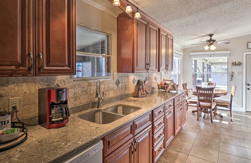 Cotter Casa | White River Fishing Escape w/ Deck & Patio!