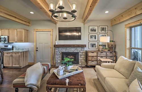 Flippin Casa | White River House for fishing w/ Private River Access and Boat Launch!