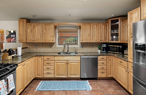 Alamogordo Casa | White Sands Retreat|Indoor Pool|Minigolf|Game Rm