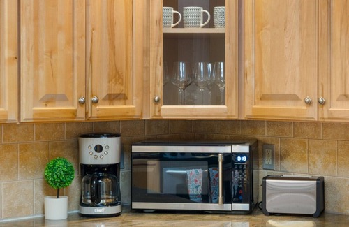 Alamogordo Casa | White Sands Retreat|Indoor Pool|Minigolf|Game Rm