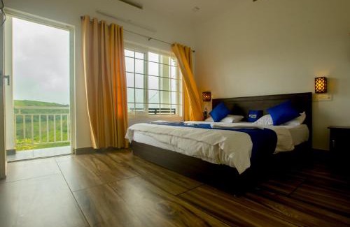 Vagamon Complejo | White Stone Vagamon Hilltop Cottage by VOYE HOMES