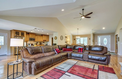Bigfork Casa | White Swan Lake Home Near Hiking & Snowmobiling!