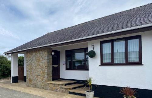 Dinas Casa | White Towers - Hw7625