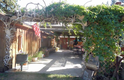 Fenn Casa | Alojamiento y desayuno Centro de retiro Establecimiento de rancho The Rivers Are Minutes Awa