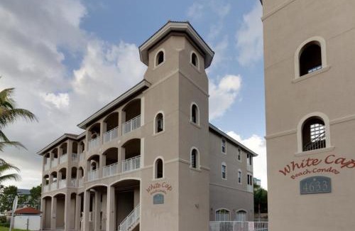 Mid Island Apartamento | Whitecap Condo Beachfront Splendor